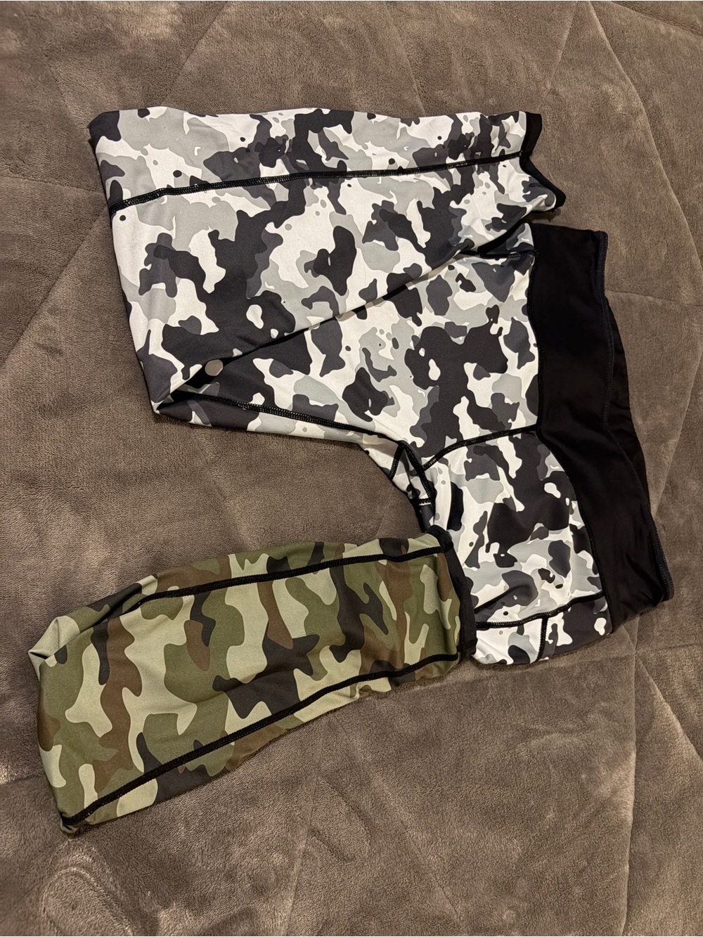Women’s reversible Camo Active Bottoms - Black & Green Camouflage. Large. CVG.